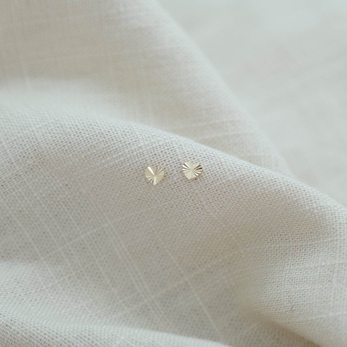 14ct Heart Stud Earrings