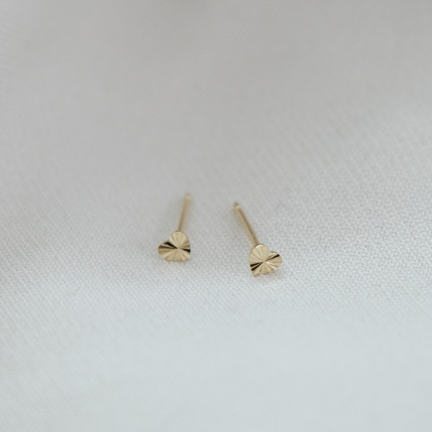 14ct Heart Stud Earrings